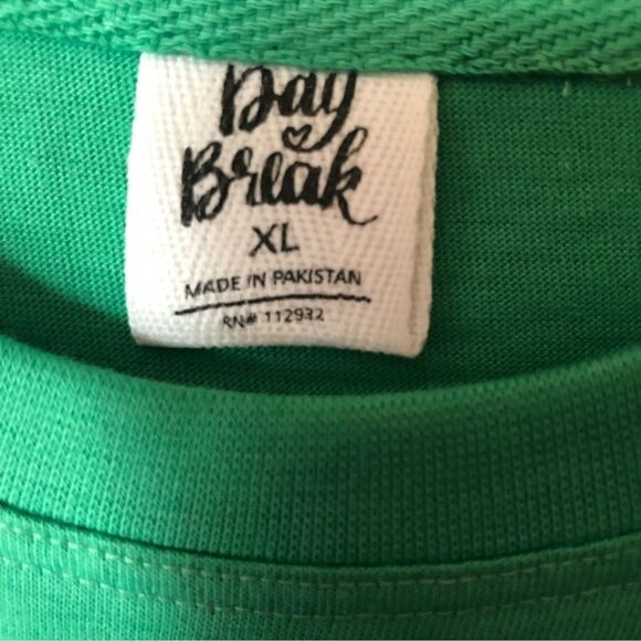 Day Break NWT Woman’s Pickleball Paddle Crop Top T-shirt size XL - Picture 2 of 5